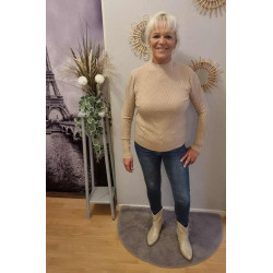 Pull motif en relief